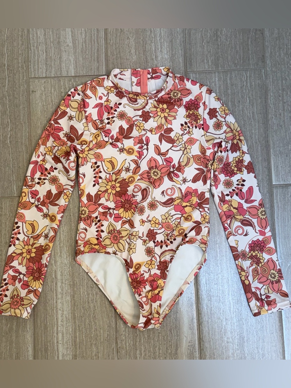 Billabong Girls Long-Sleeve Bathing suit Floral Rashguard little girls size 5